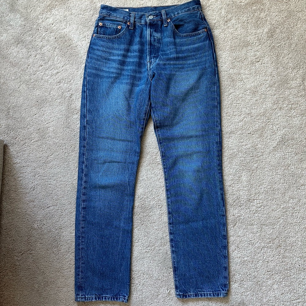 Levi’s 501 Original Fit Women’s Jeans in Medium Wash